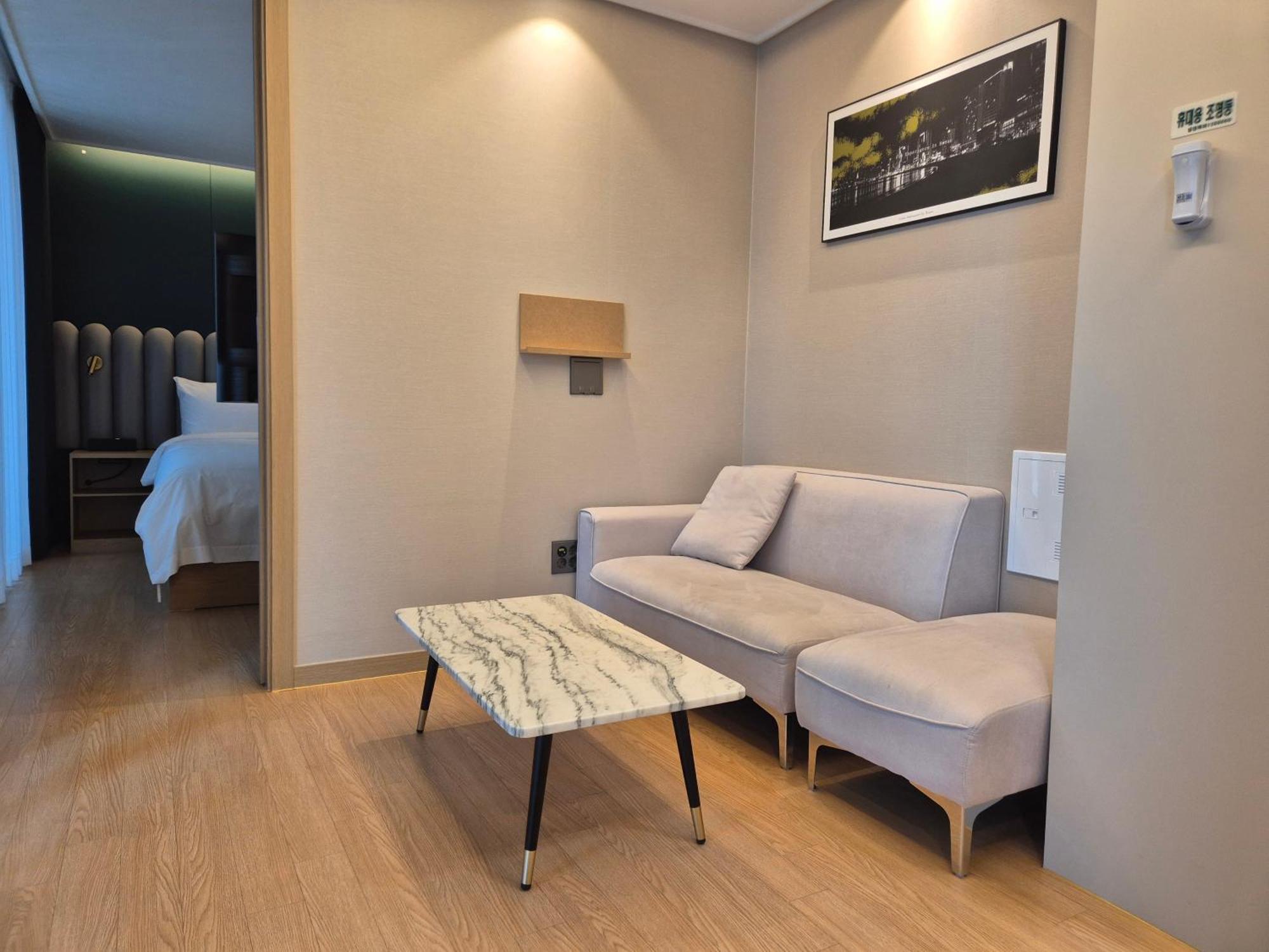 The Solid Residence - Elbon The Stay By Haeundae Busan Exterior photo