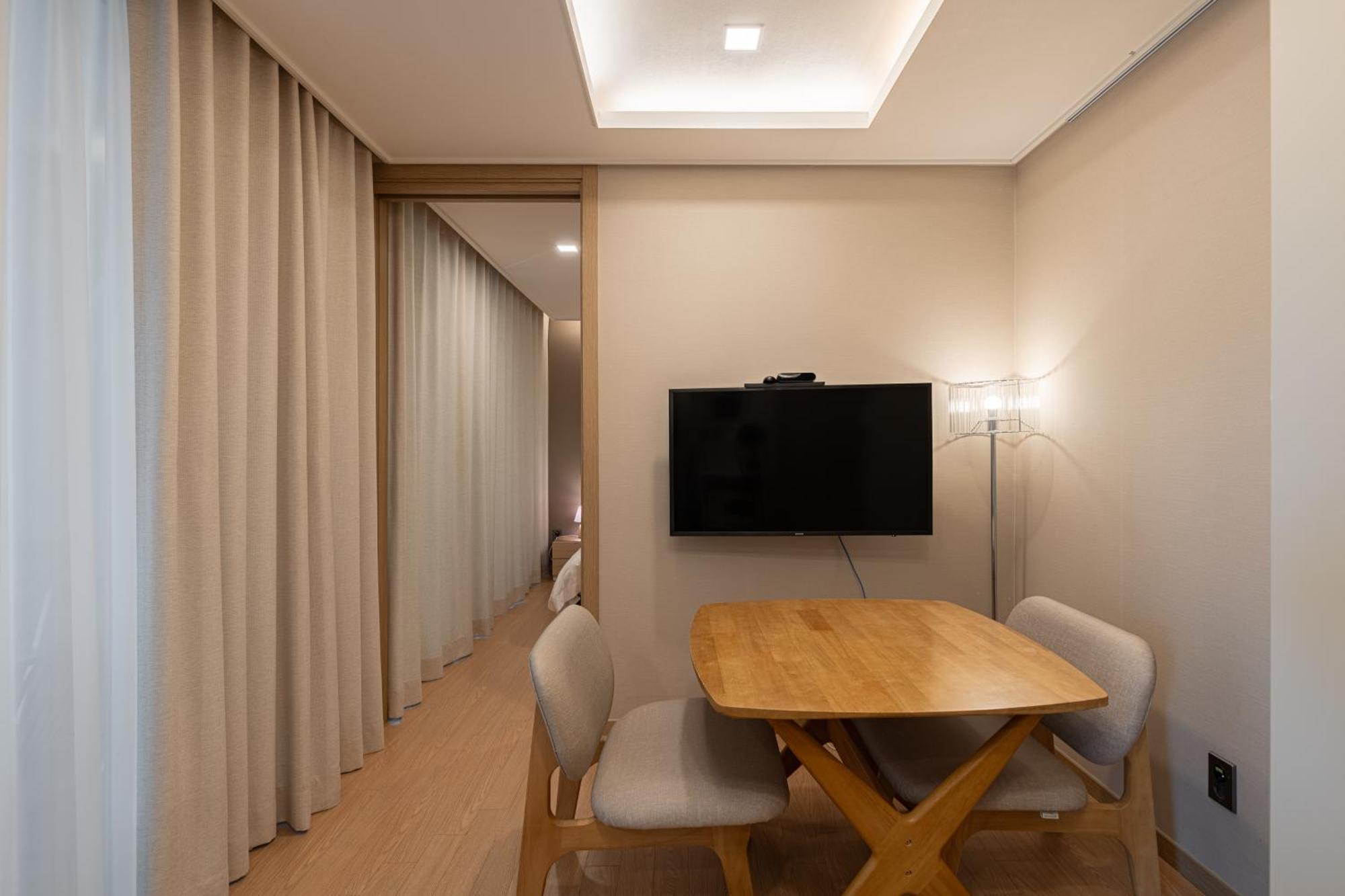 The Solid Residence - Elbon The Stay By Haeundae Busan Exterior photo